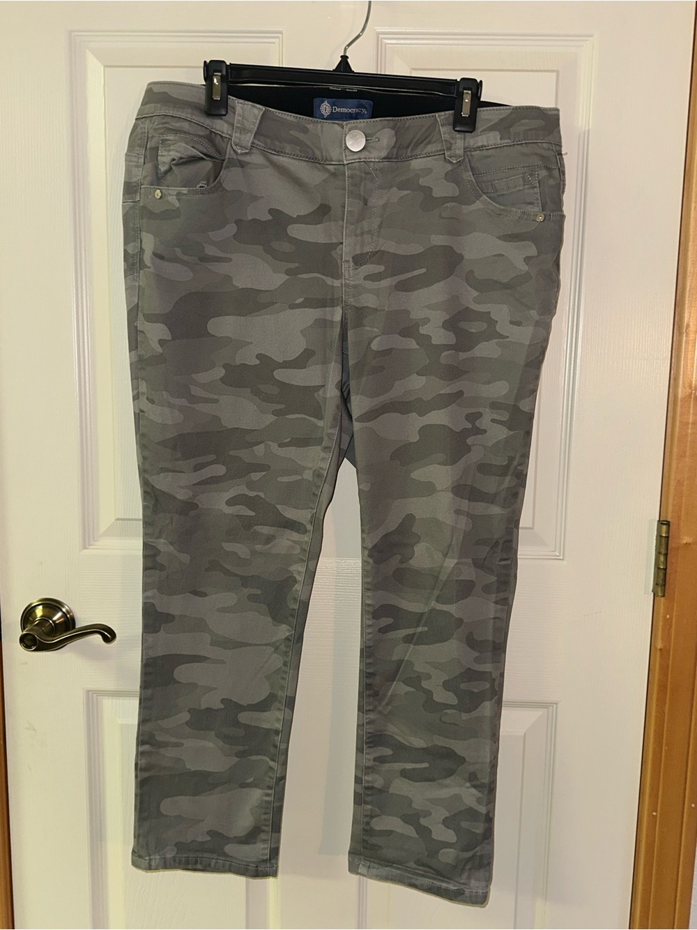 Democracy Women’s Gray Green Camo Jeans 16W